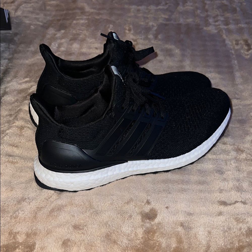 Adidas UltraBoost Men’s 7/W9